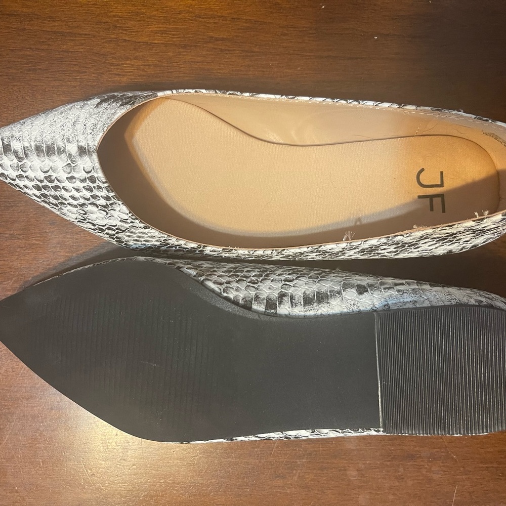 Amanda pointed toe flat - Picture 3 of 5